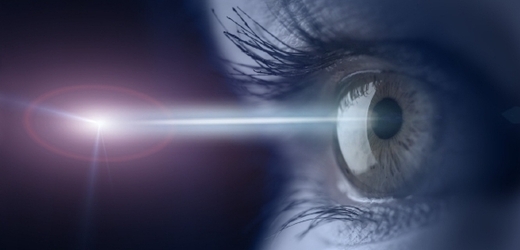Laserové operace očí jsou bezbolestné a trvají kolem patnácti minut.